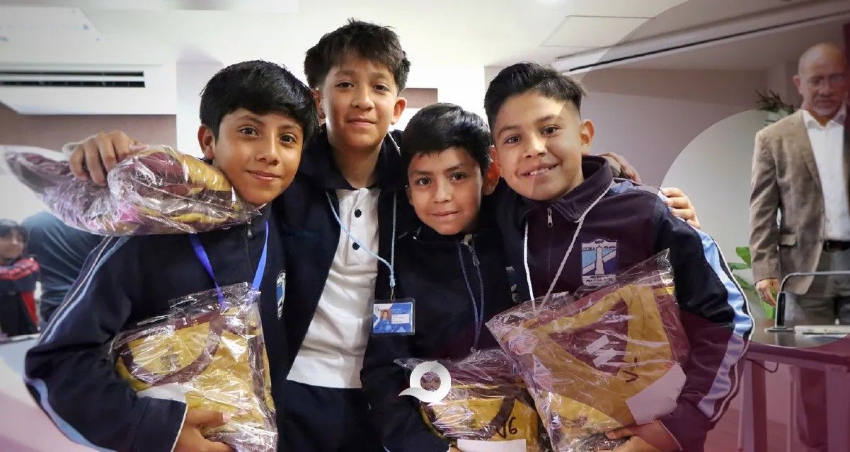 Hidalgo fortalece la educación con entrega masiva de libros, uniformes y útiles a 1.8 millones de estudiantes