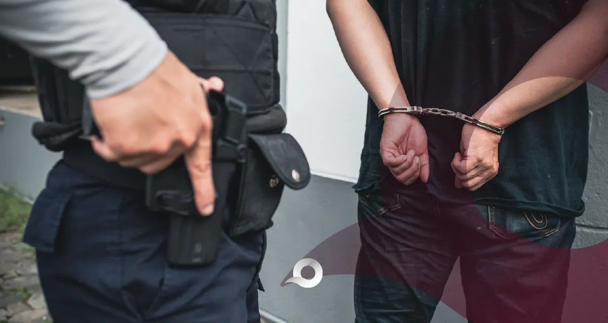 Detienen a dos jóvenes al intentar huir y provocar accidente vial en Mineral de la Reforma