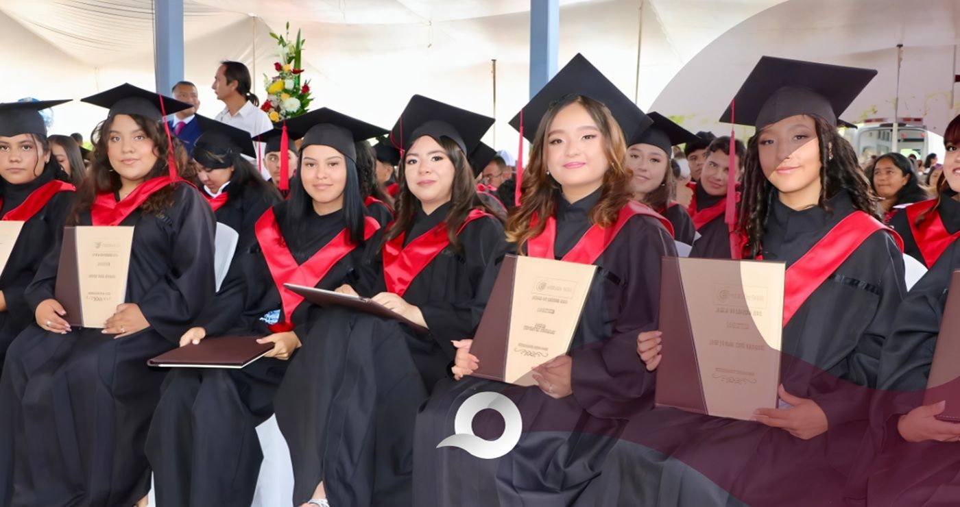 Hidalgo apoya a 44 mil estudiantes con becas para terminar la licenciatura